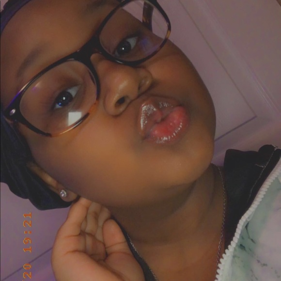 Meet your Posher, Tamonica - Picture 1 of 1